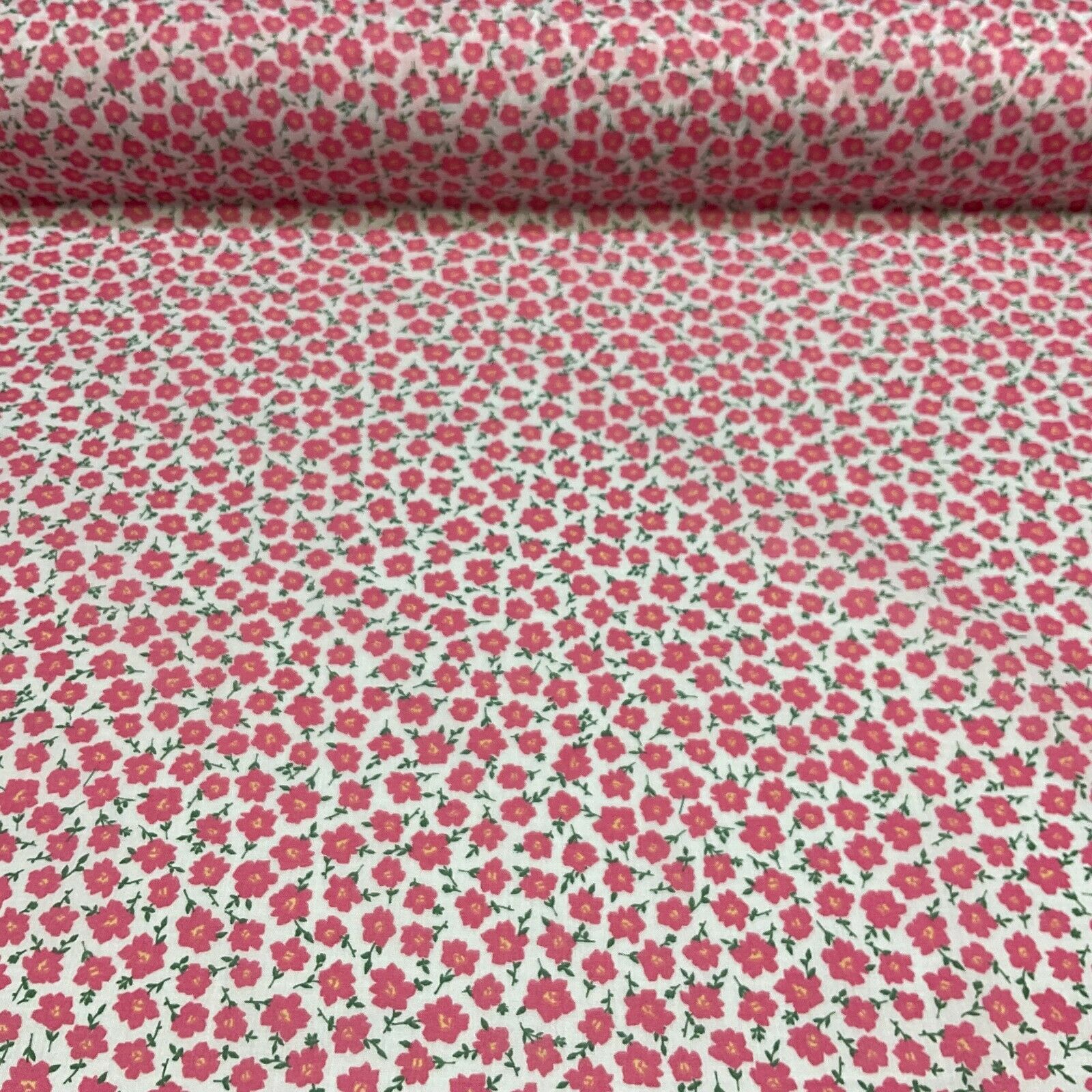 Spring Summer Small Floral Poly cotton printed lightweight fabric M1618