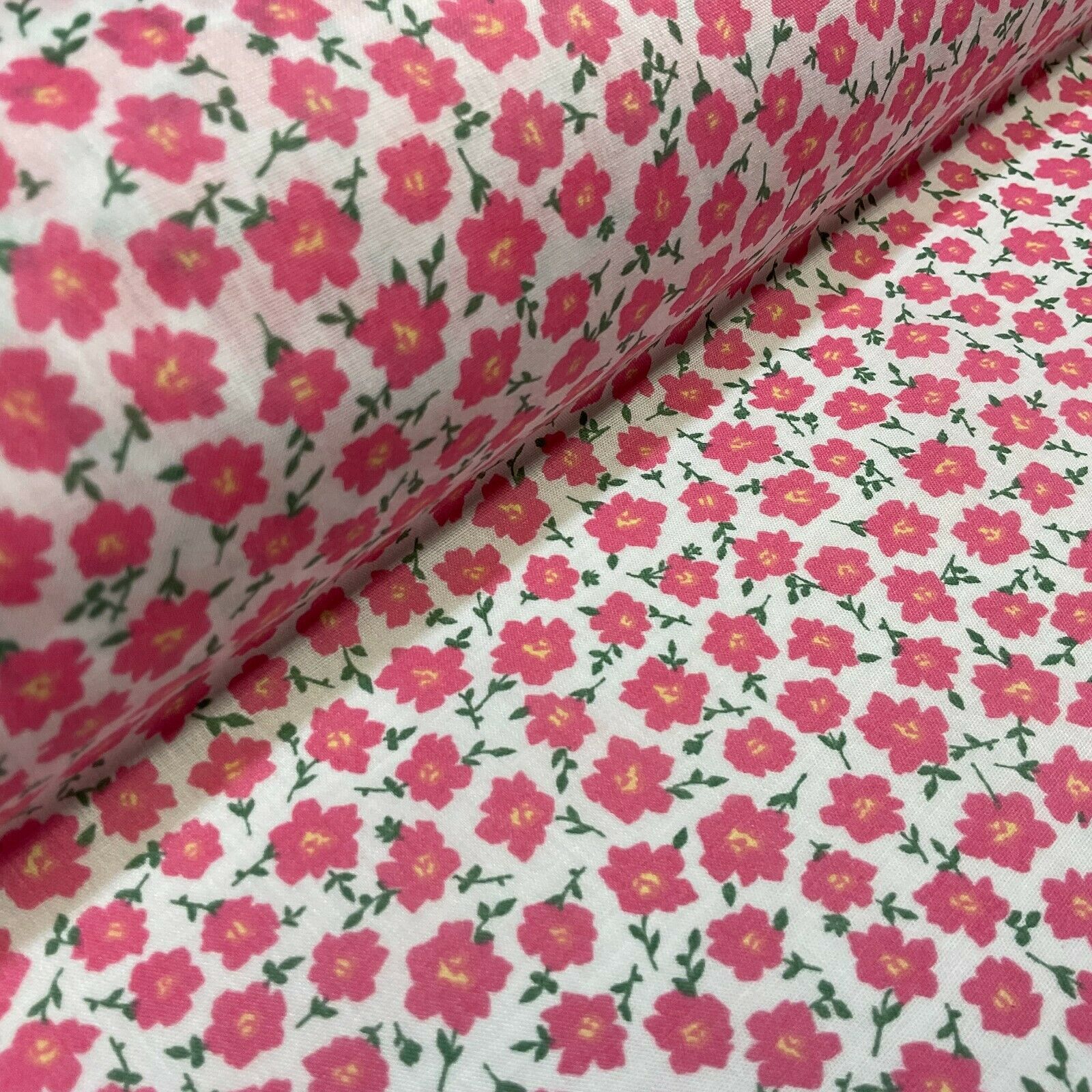 Spring Summer Small Floral Poly cotton printed lightweight fabric M1618