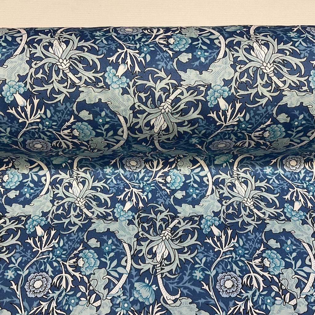 Soft touch 100% Cotton Bold paisley printed dress fabric M1651