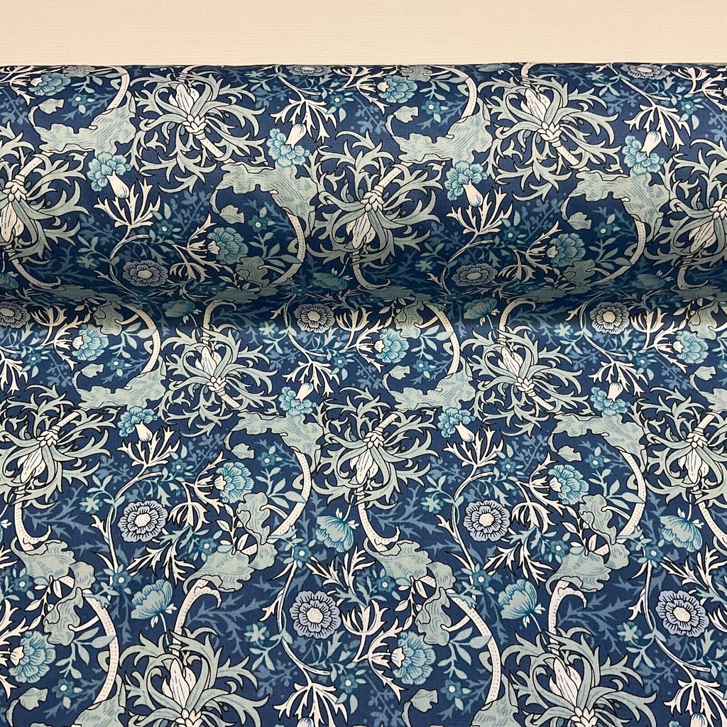 Soft touch 100% Cotton Bold paisley printed dress fabric M1651