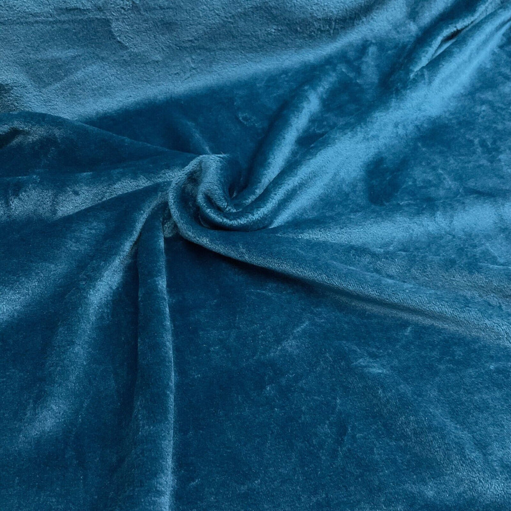 Plain Cuddle fleece ideal for gowns, scarfs, fleece, fabric  148cm M1668