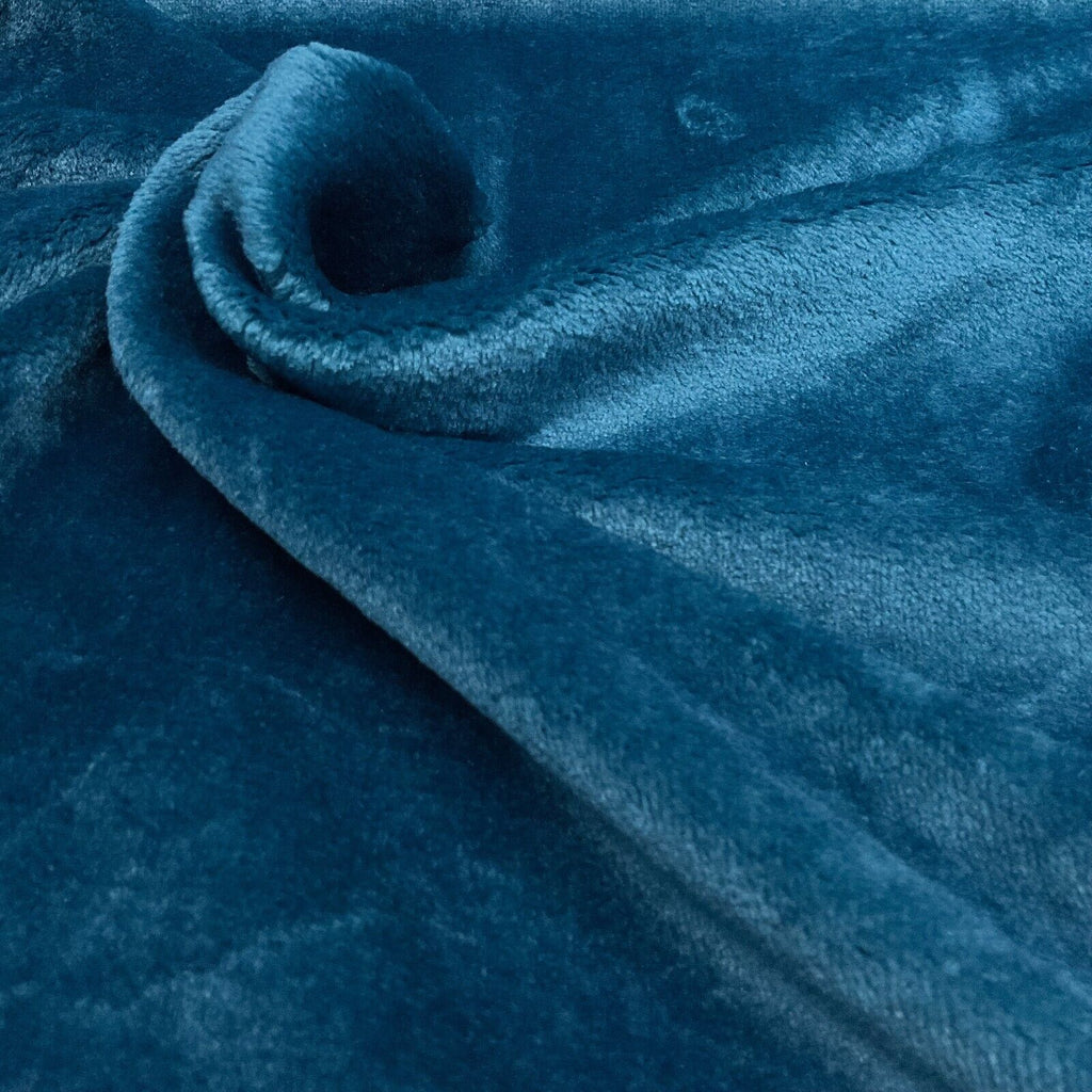 Plain Cuddle fleece ideal for gowns, scarfs, fleece, fabric  148cm M1668