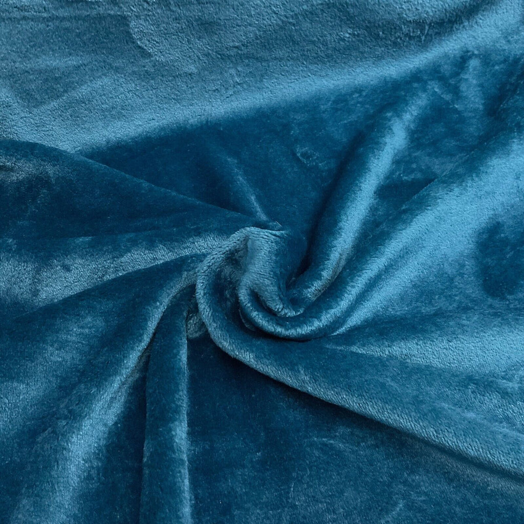 Plain Cuddle fleece ideal for gowns, scarfs, fleece, fabric  148cm M1668