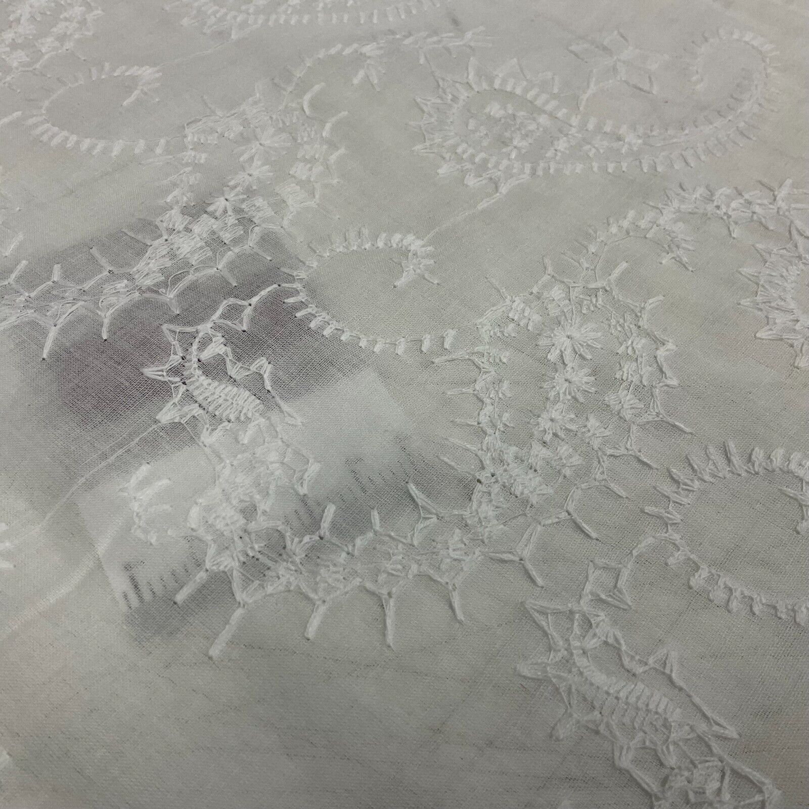 White Floral Paisley 100% cotton voile  lightweight dress fabric sewing M1663