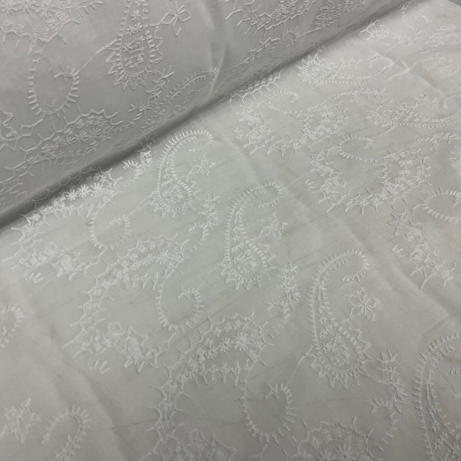 White Floral Paisley 100% cotton voile  lightweight dress fabric sewing M1663