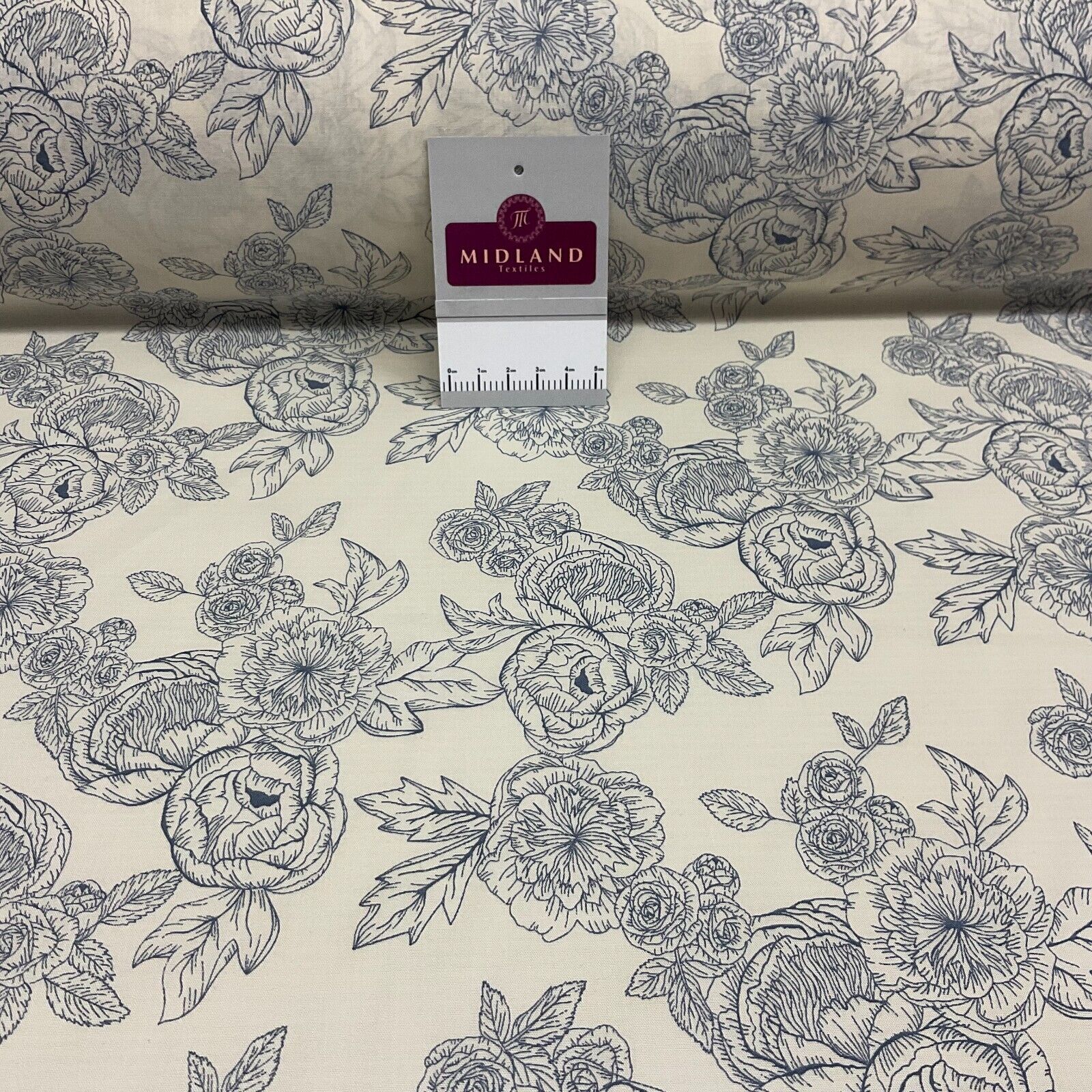 Roses and peony Vintage Floral Poly cotton printed fabric 110cm wide M1698