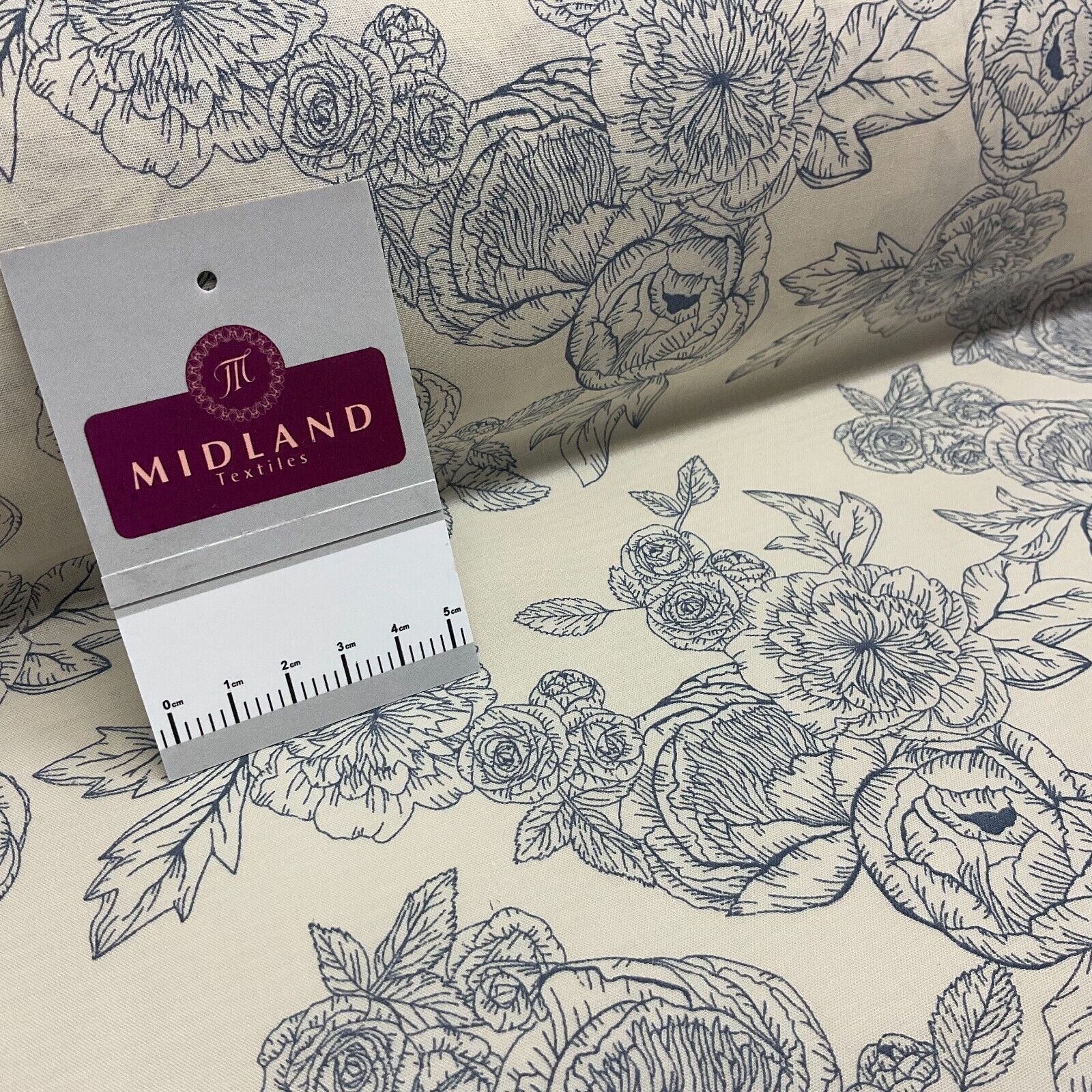 Roses and peony Vintage Floral Poly cotton printed fabric 110cm wide M1698