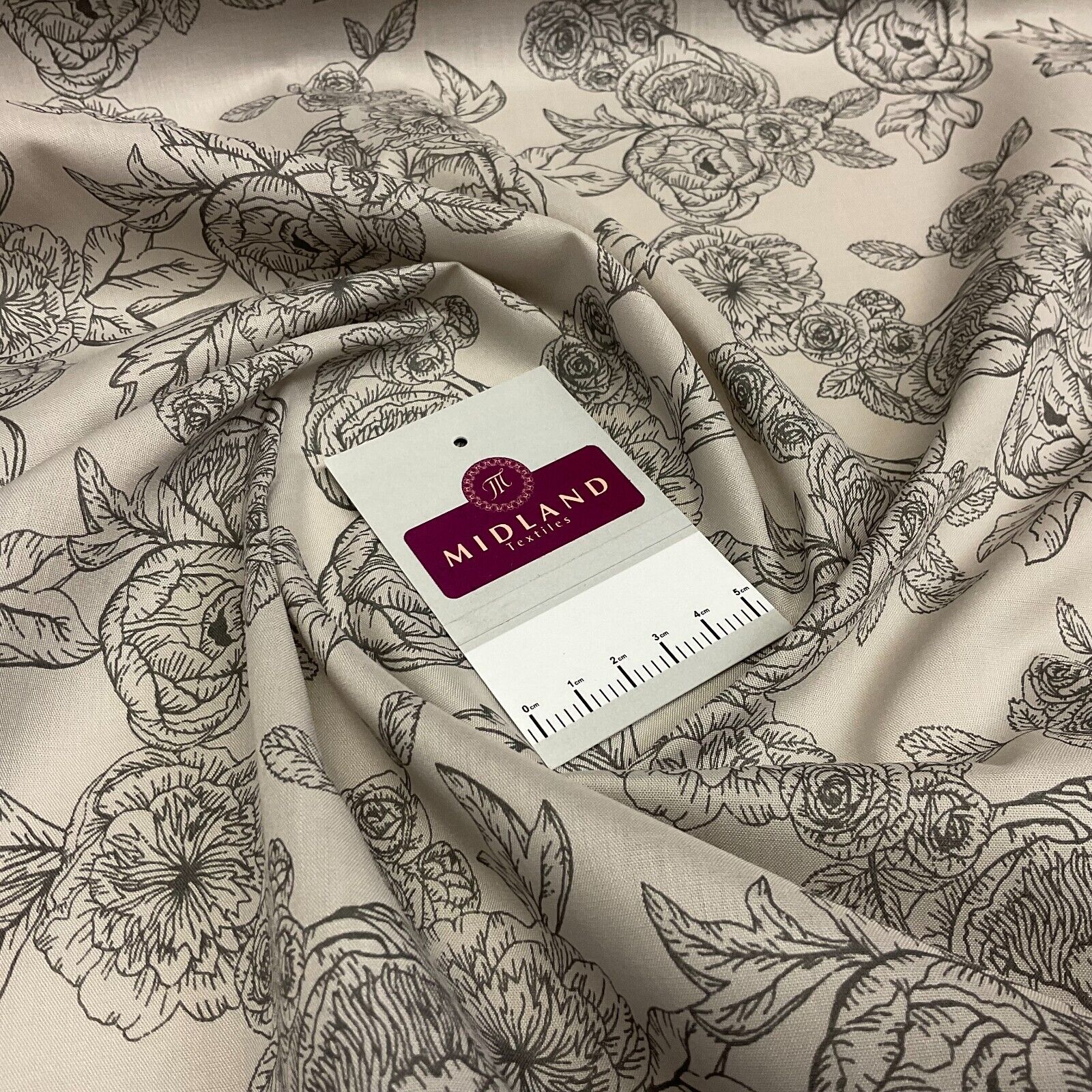 Roses and peony Vintage Floral Poly cotton printed fabric 110cm wide M1698