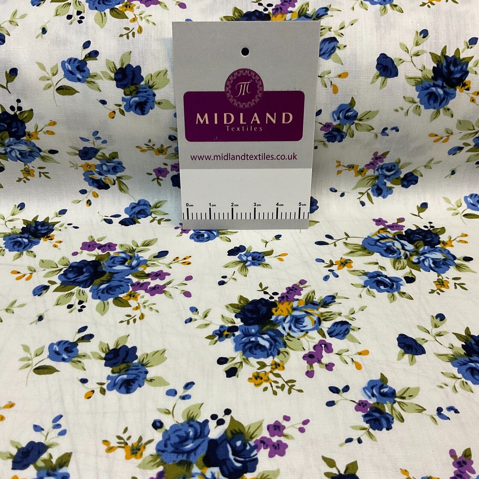 Vintage Rose Floral 100% cotton printed dress craft fabric 150cm wide M1735