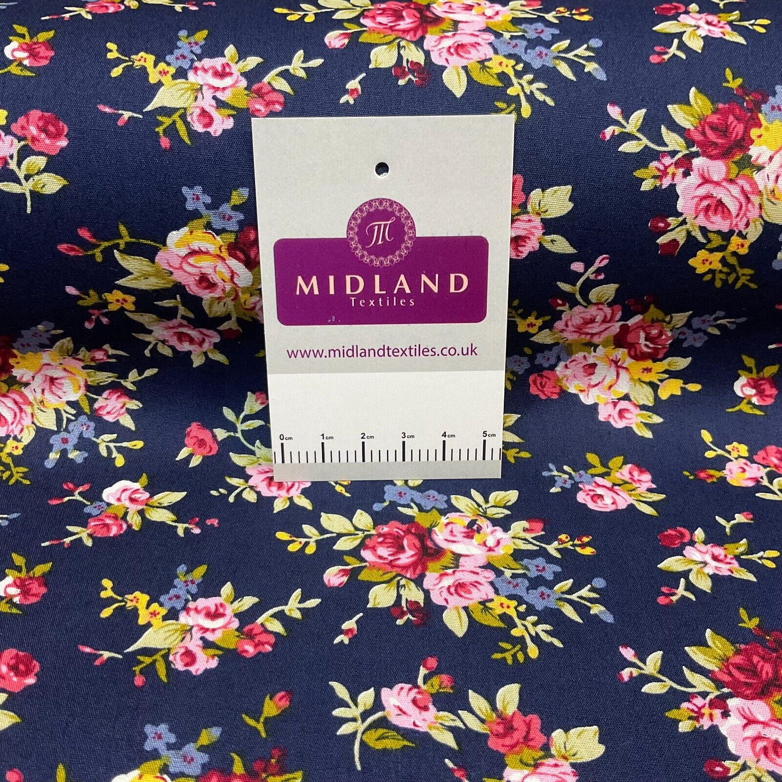 Vintage Rose Floral 100% cotton printed dress craft fabric 150cm wide M1735