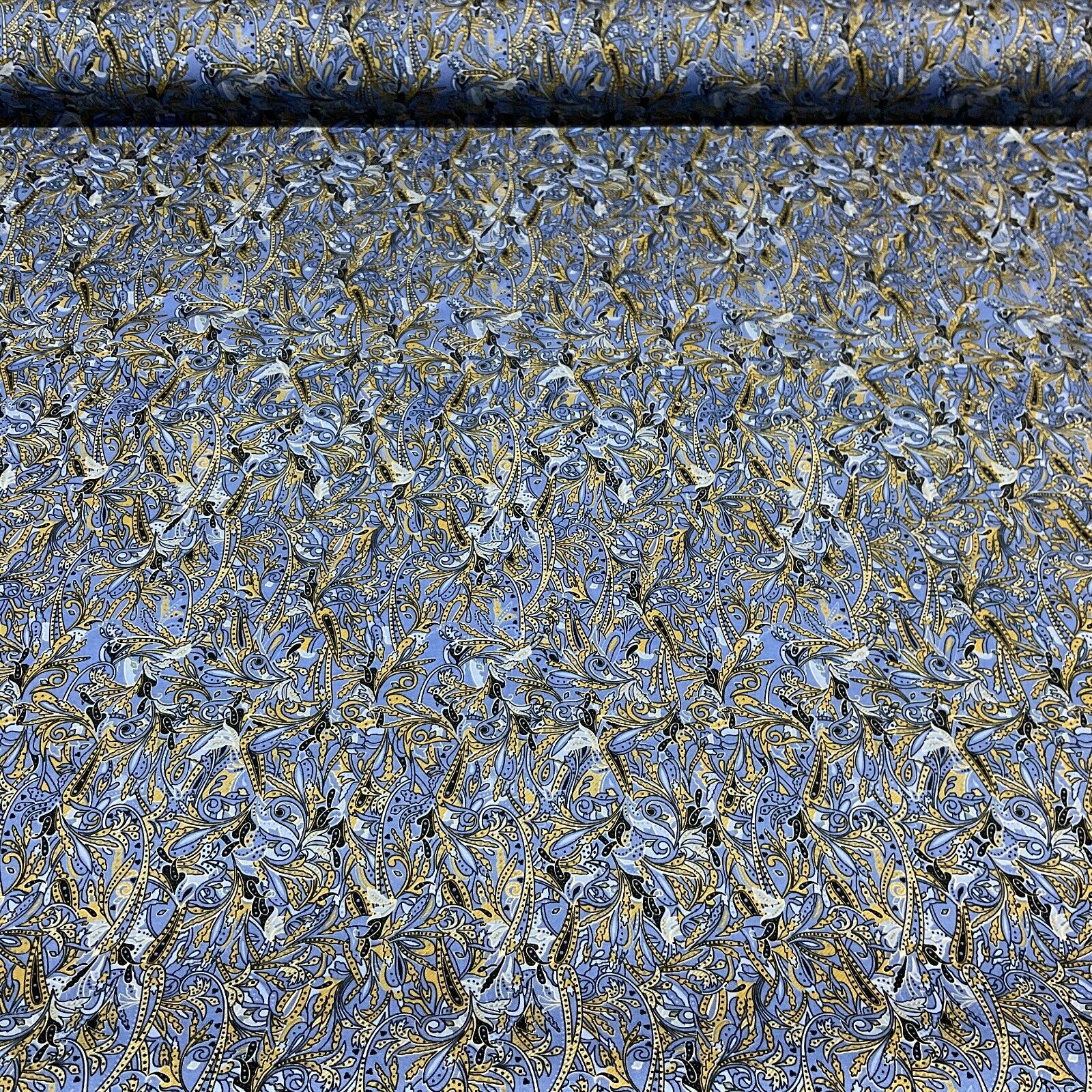 Vintage Paisley Cotton Poplin printed dress craft fabric 112cm wide M1743