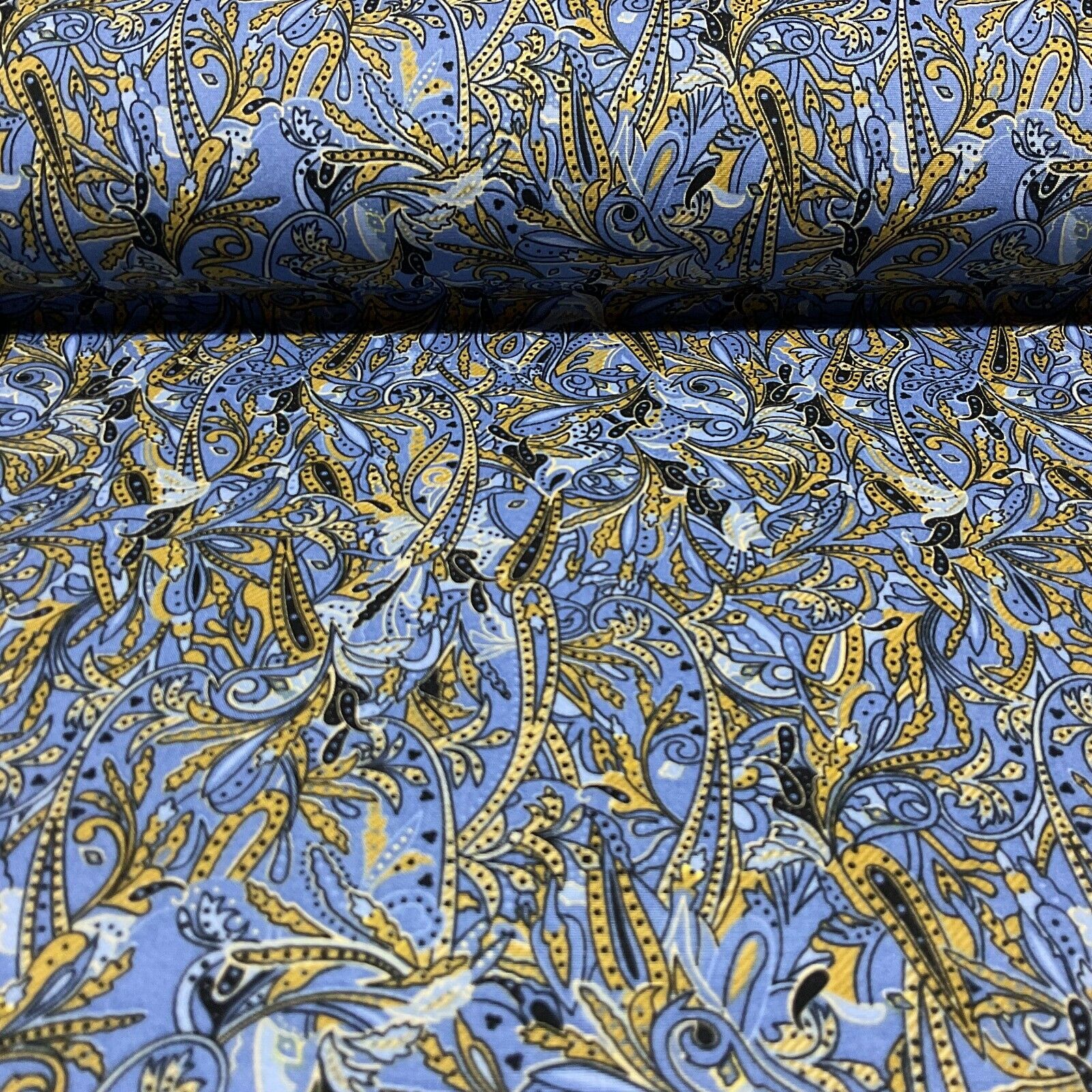 Vintage Paisley Cotton Poplin printed dress craft fabric 112cm wide M1743