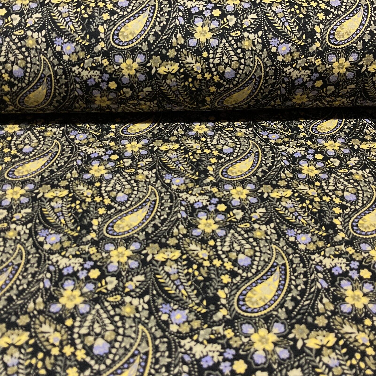 Vintage Paisley 100% cotton Poplin printed dress craft fabric 112cm wide M1744