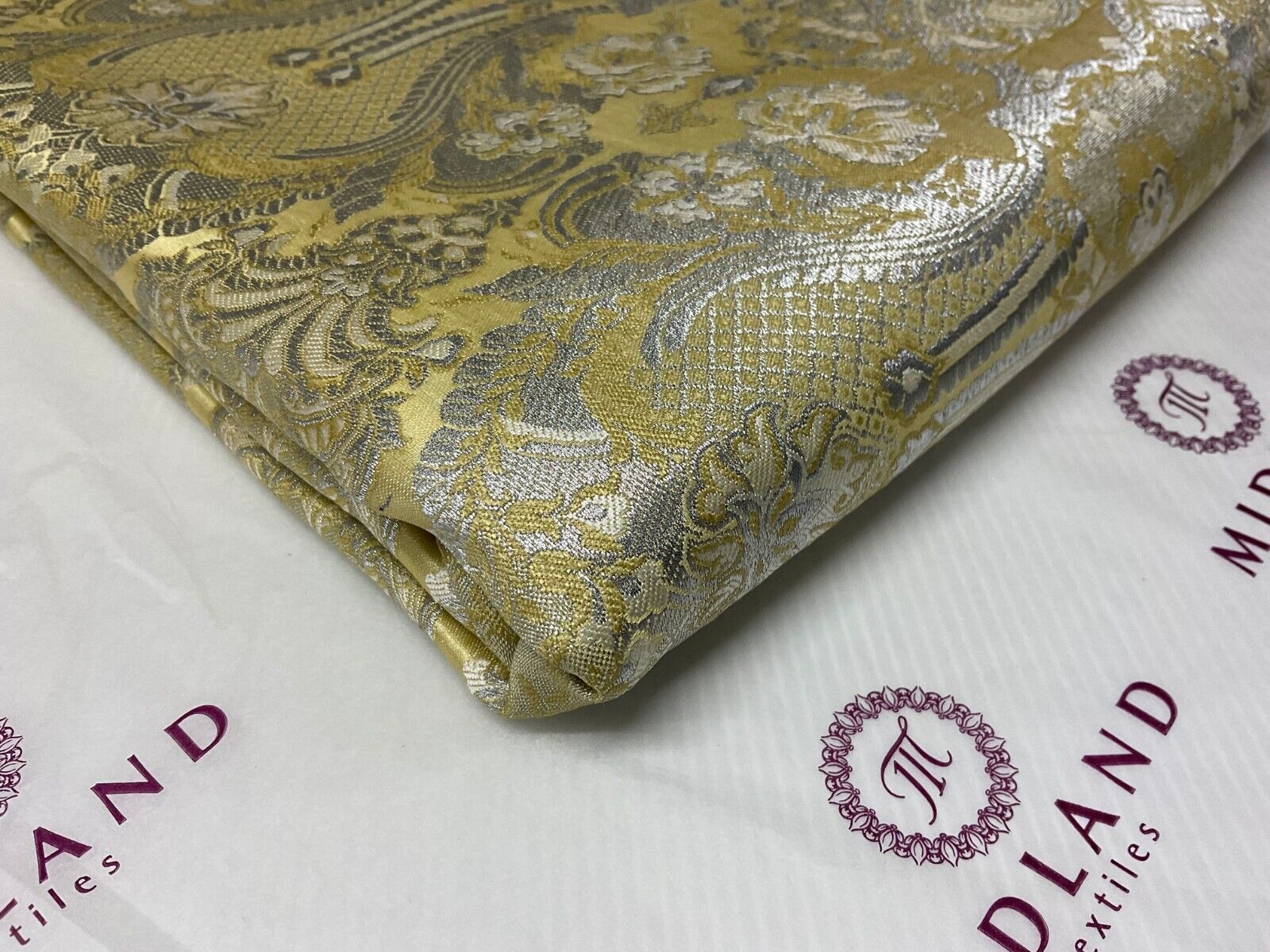 Tessuto Broccato Jacquard Viola/Oro | 1 Metro X 140 Cm | Per Tappezzeria E Abiti Regionali