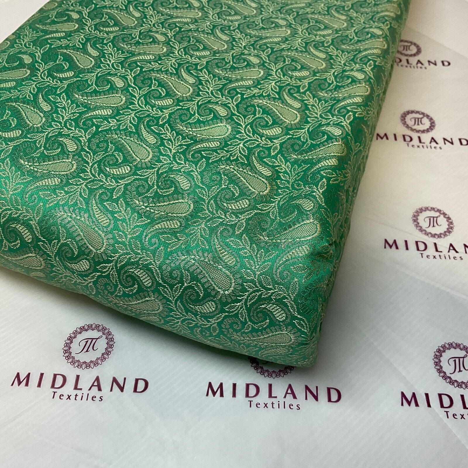 Indian Paisley wedding Banarsi Brocade Fabric 114cm wide M1776