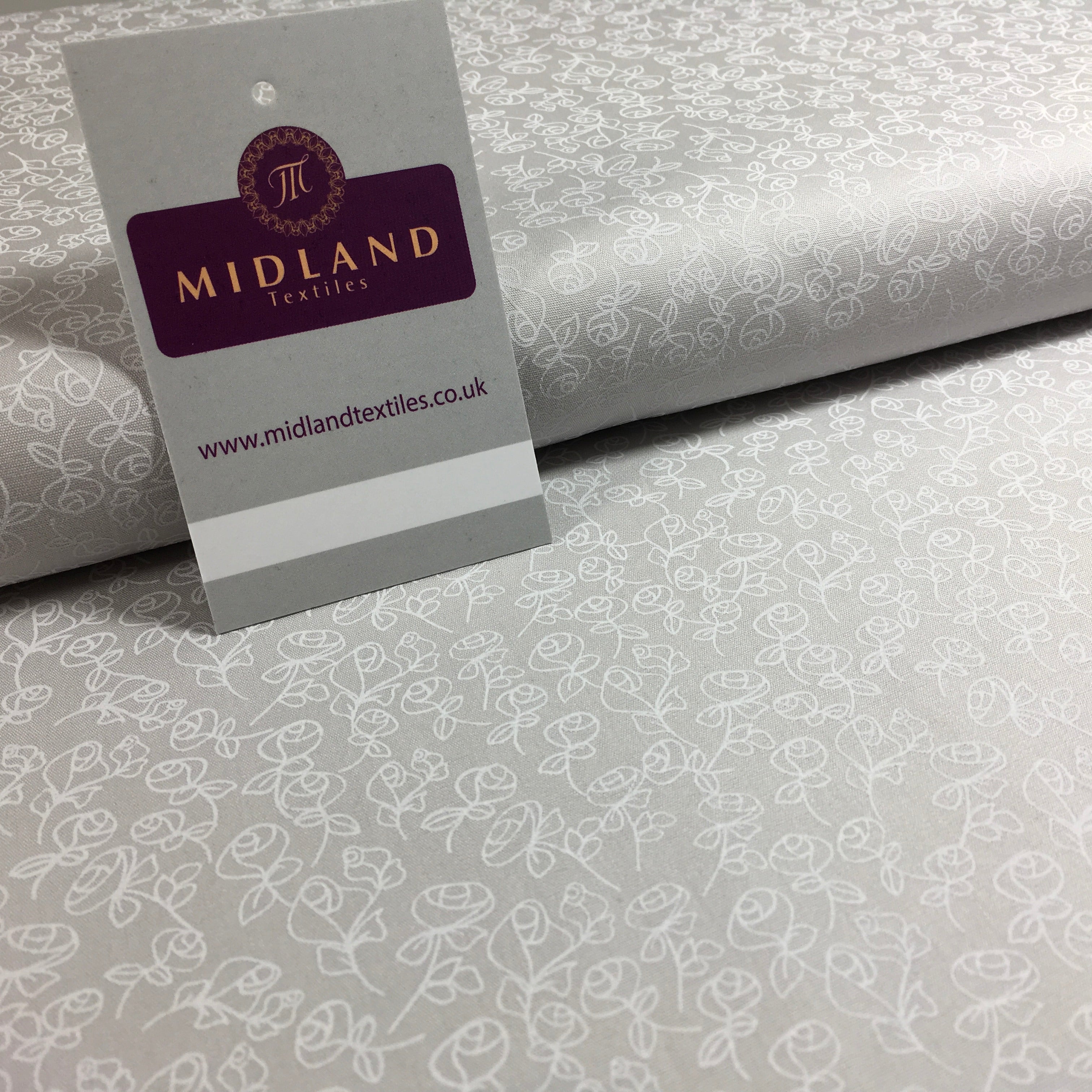 Grey And White Floral Printed 100% Cotton Poplin Craft Fabric 45' M547