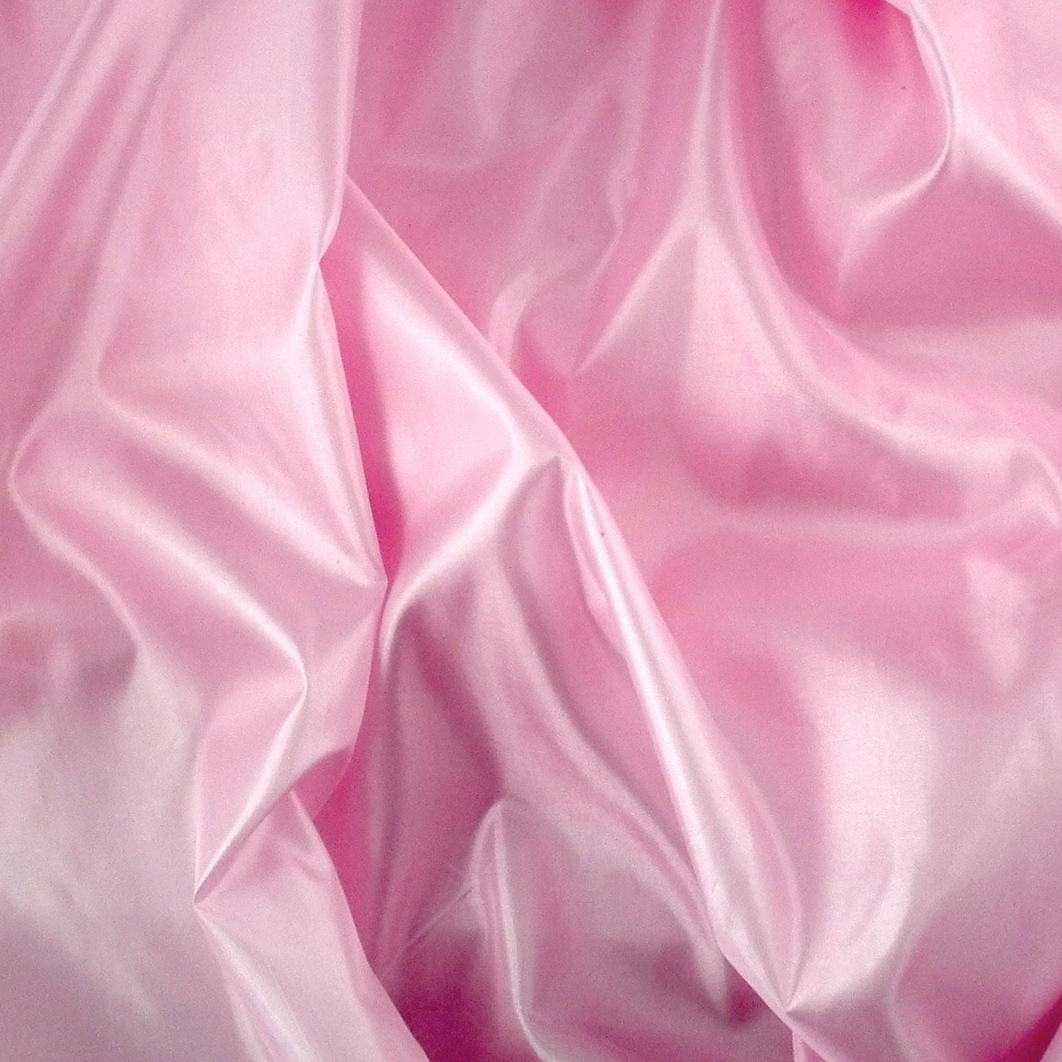 Silky Habutae Lining Fabric - 100% Polyester Non-Stretch M500