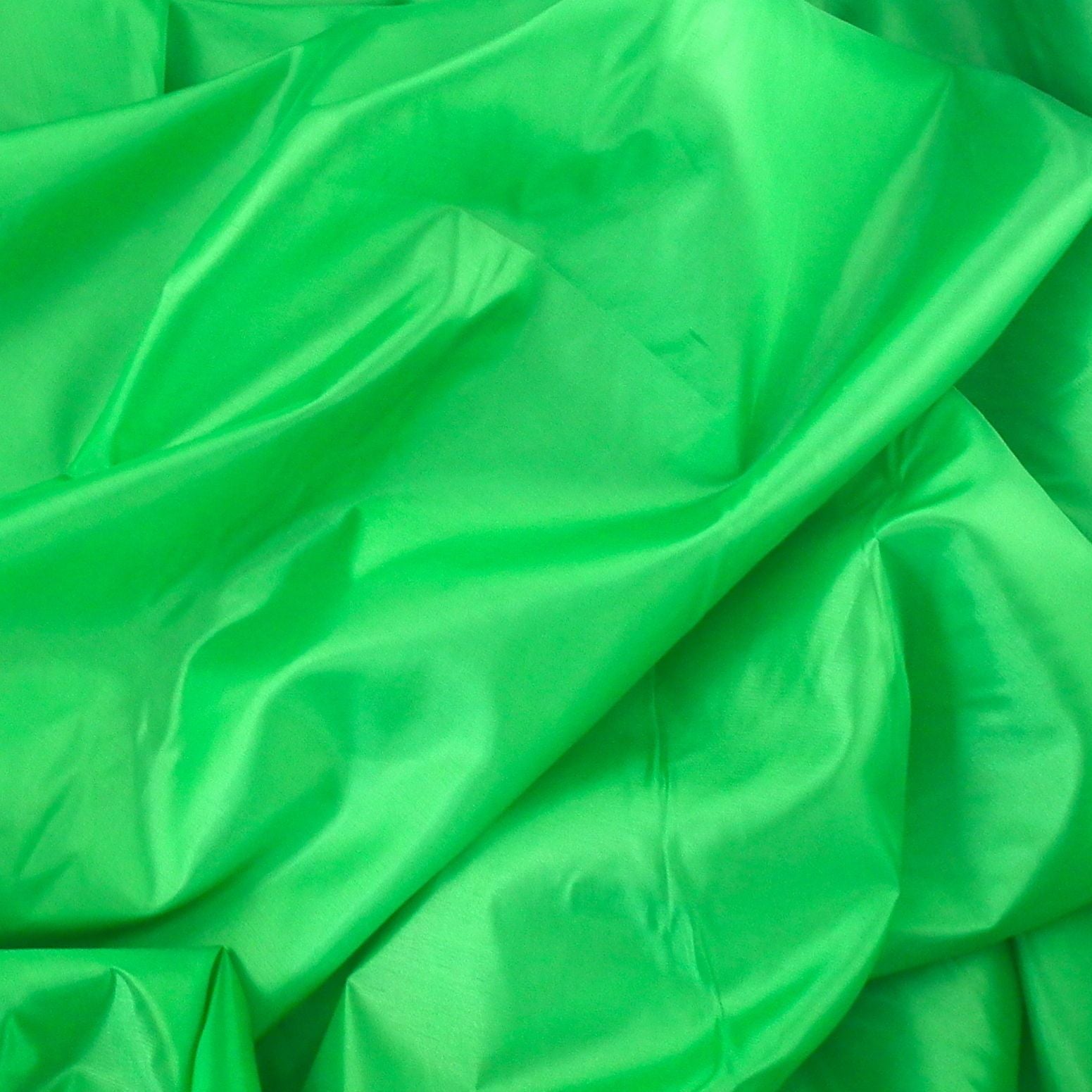Silky Habutae Lining Fabric - 100% Polyester Non-Stretch M500