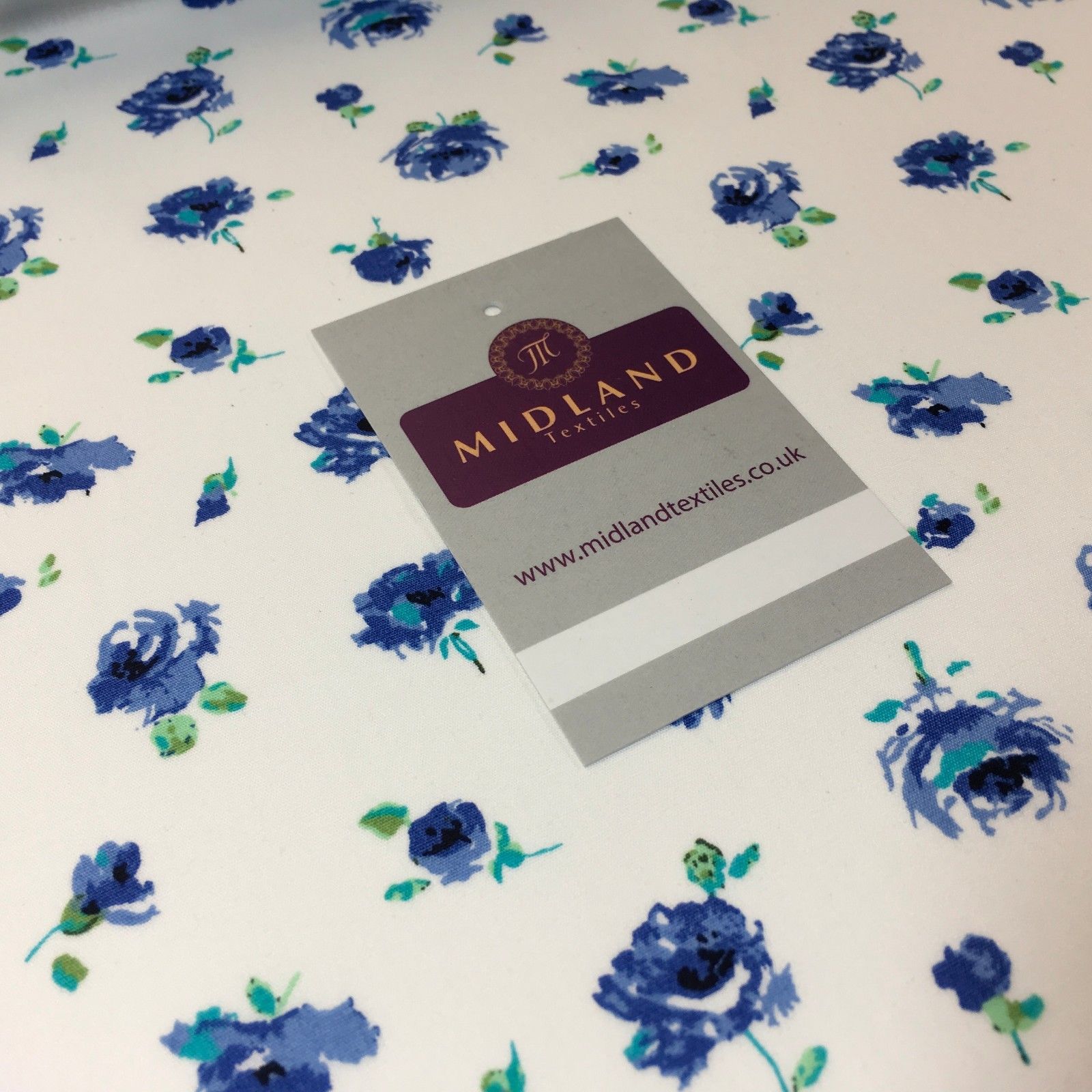 Vintage Floral print on White 100% Cotton Fabric 44' M744 Mtex