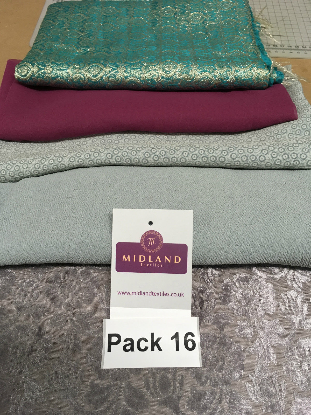 Mixed Assorted fabric Pack of 5 remnants patchwork quilting crafting M630 Mtex