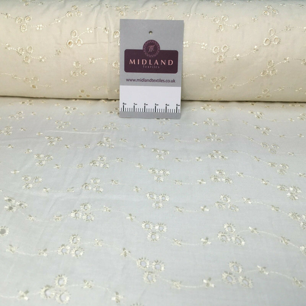 Broderie Anglais Lightweight cotton Fabric 3 hole M1543