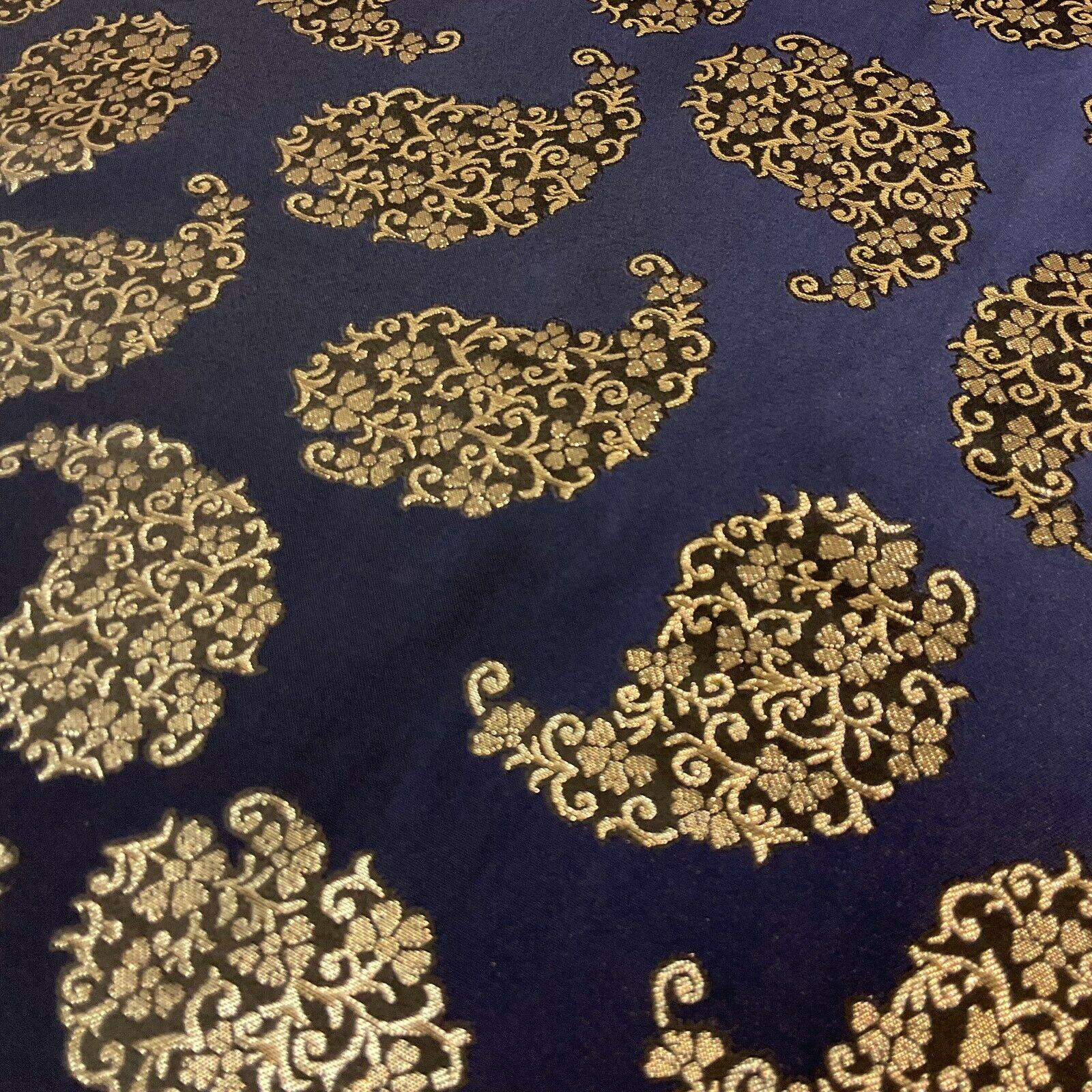 Paisley Brocade Wedding Banarsi Fabric 147 cm M1598